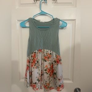 Size small floral print top